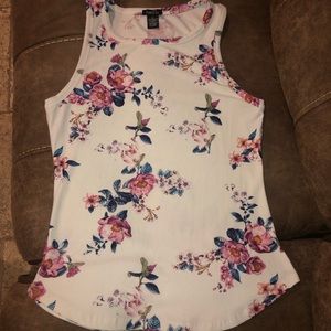 2/$10🛍Rue21 Floral Tank